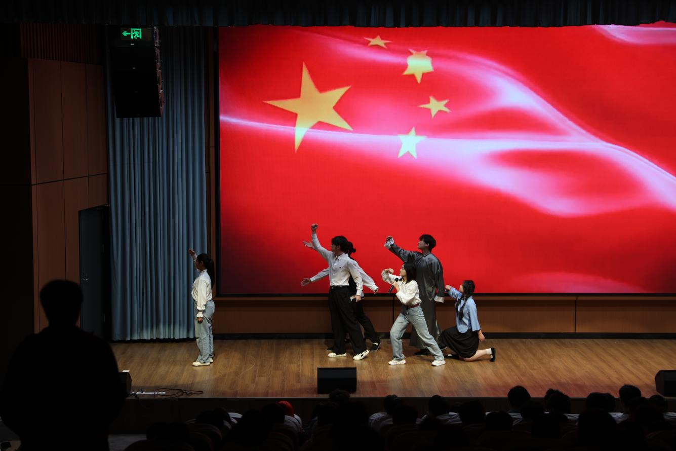 机械系学子在学院“山河回响,和平颂歌”主题朗诵比赛中荣获第一名