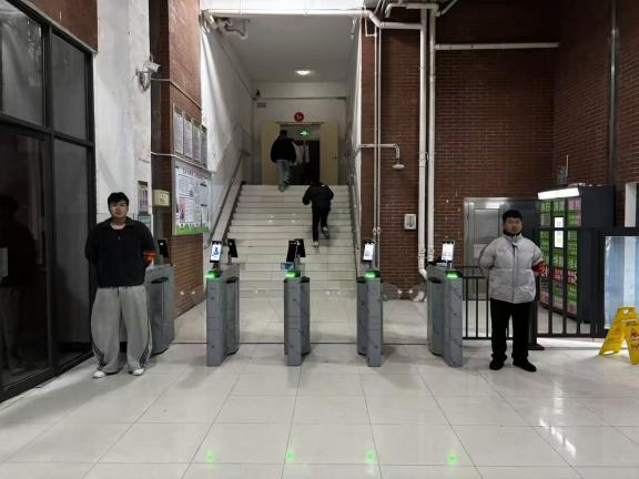 机械工程系开展“文明校园・你我同行”志愿服务活动